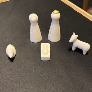 White Ceramic Nativity Figurines Set (5 pieces)
